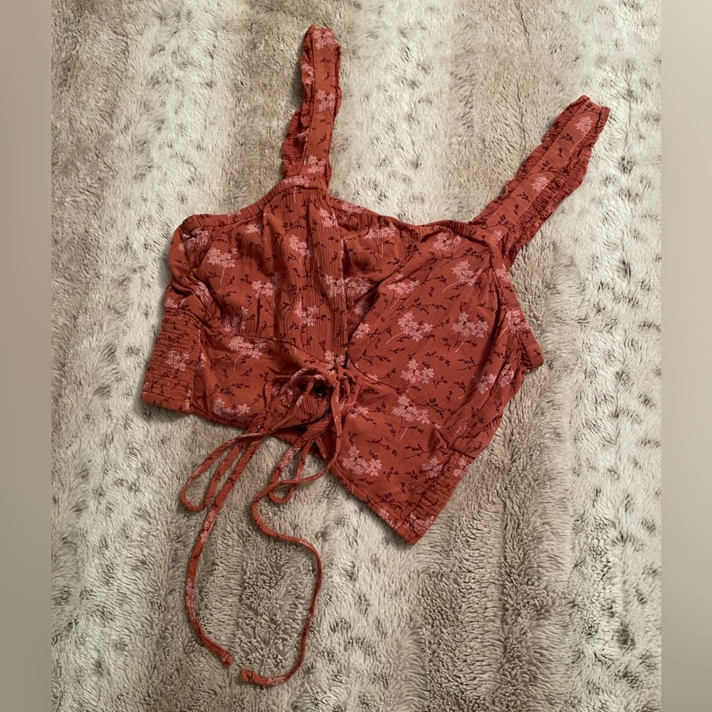 AEO Spiced Orange Floral Lace-Up Front Crop - Picture 6 of 10